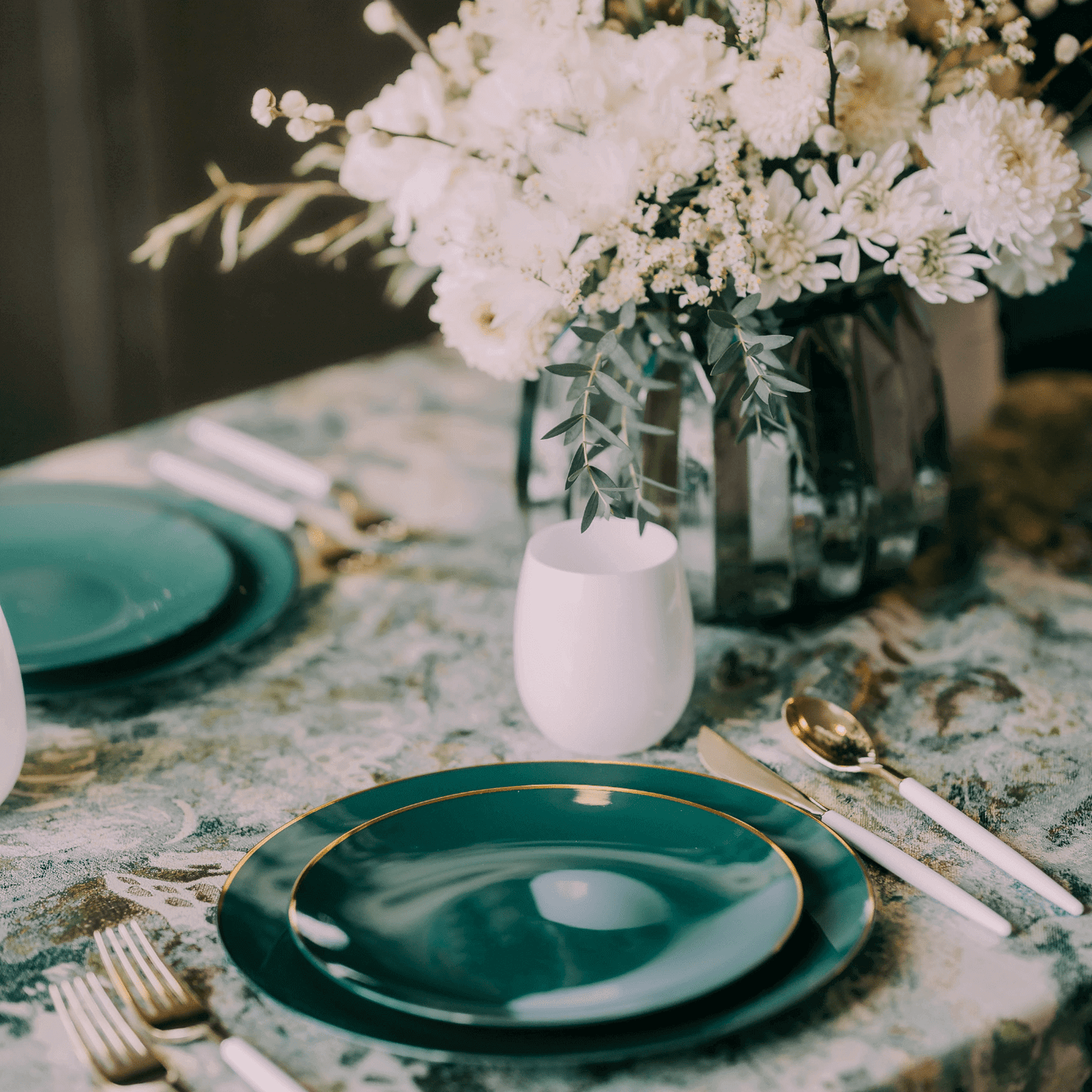 8" Classic Green Design Plates (10)