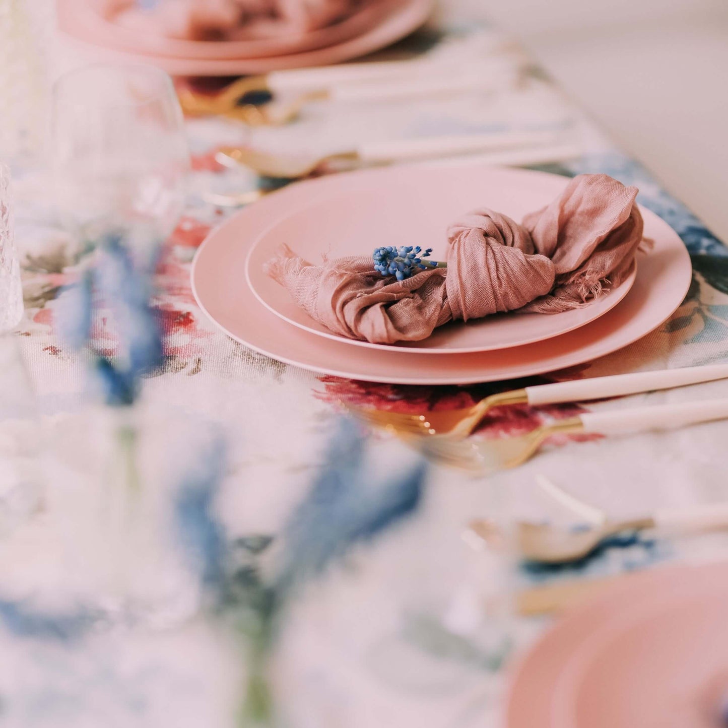 10 In. Trend Blush Plates 10 Count
