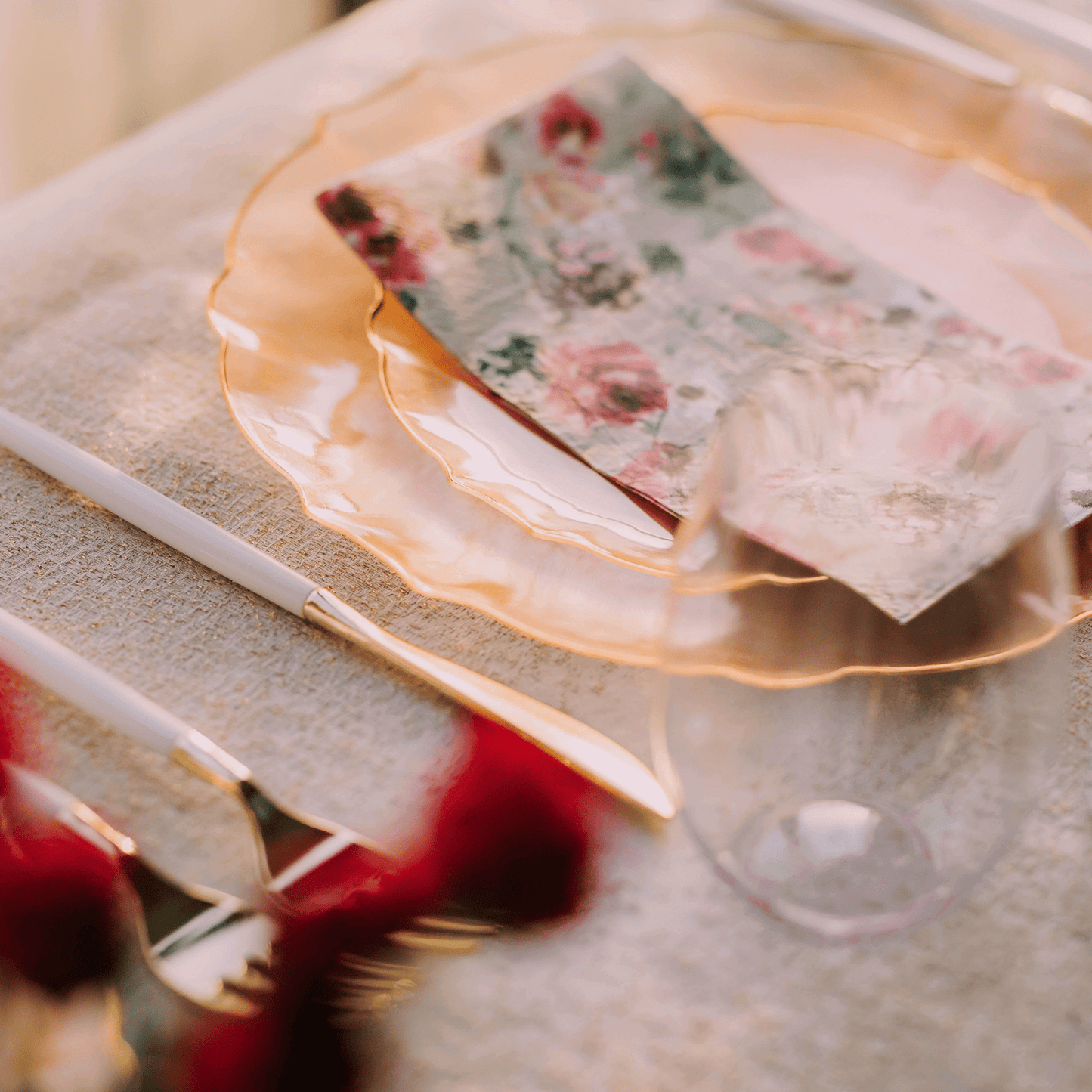 7.5" Rosè/Gold Petal Plates 20 Ct.