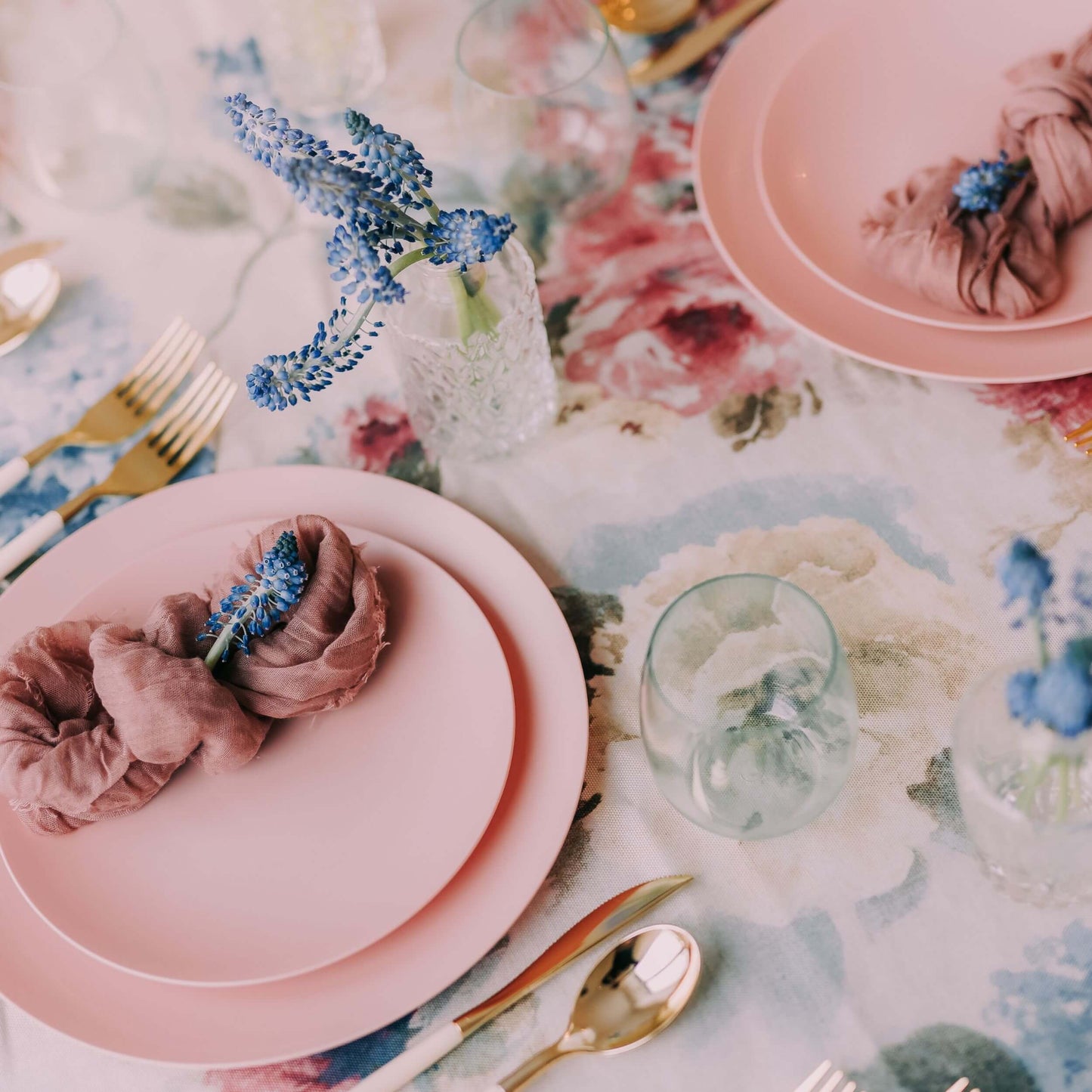 10 In. Trend Blush Plates 10 Count