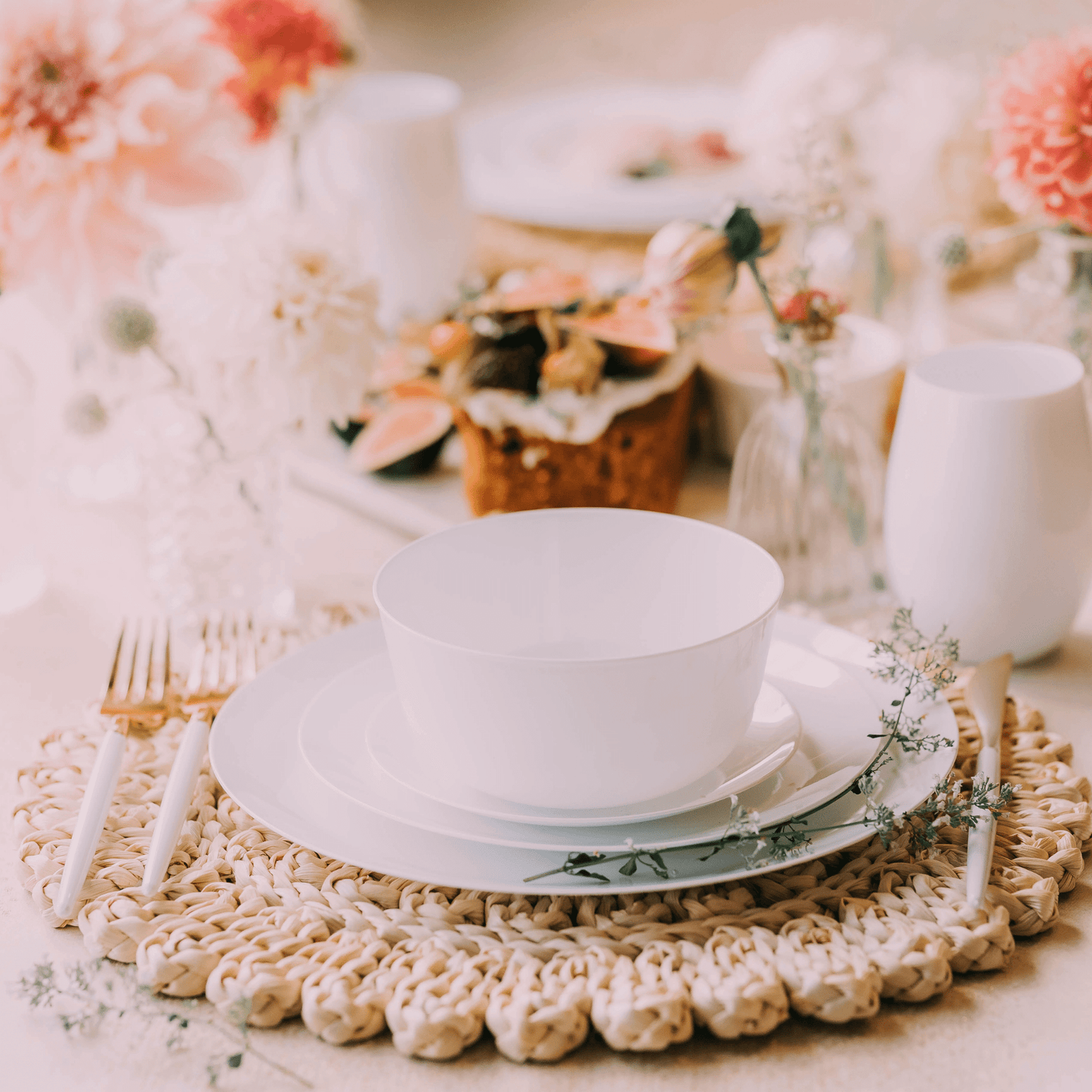 Trend White Plastic Bowls - 10 Ct.