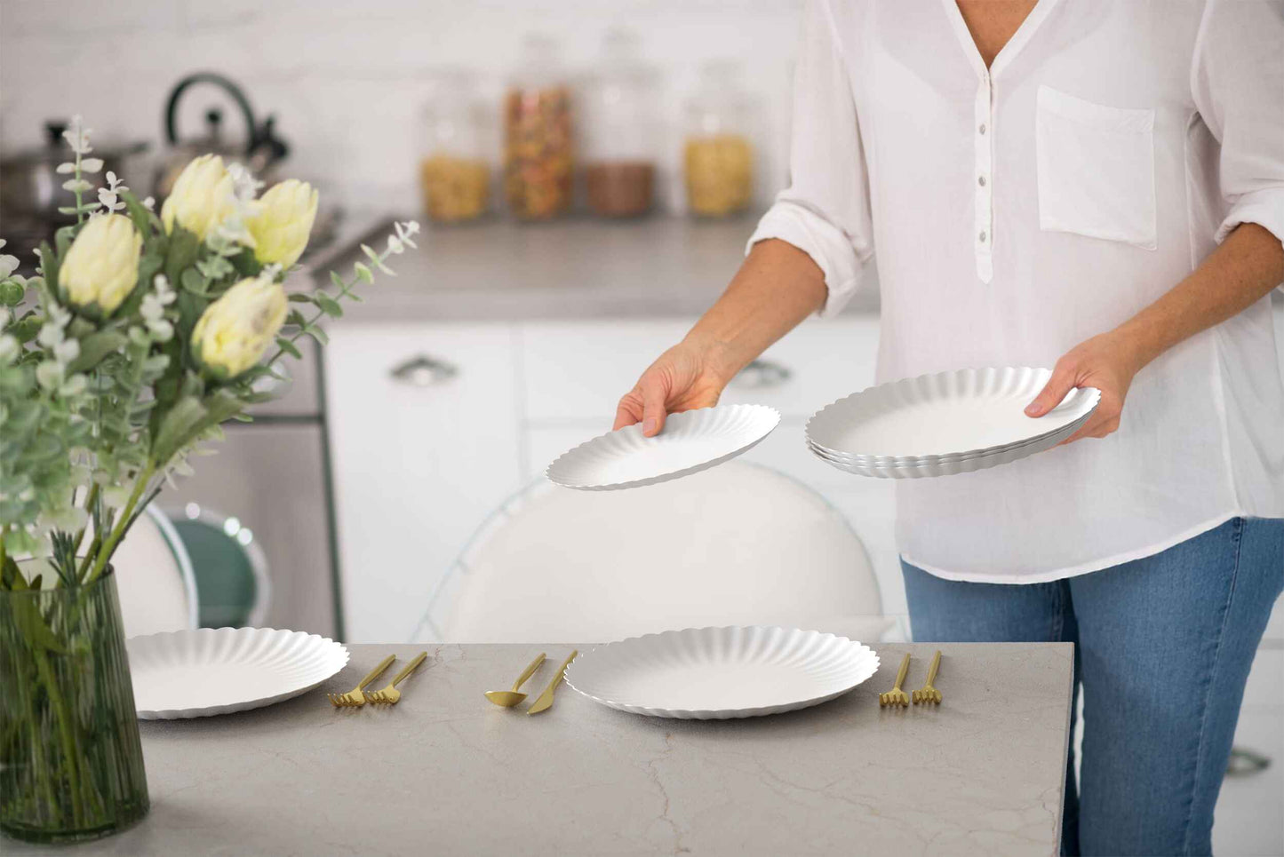 10.5 In. Scalloped Paper Plates - Snow | 10 Count